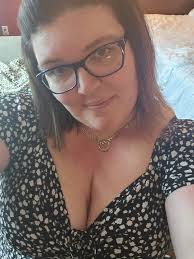 BFFs staying cool in the central A/c in southern NH