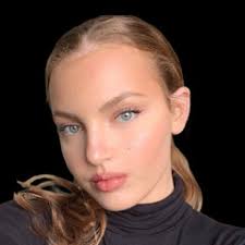 Ashley Noor's Instagram, Twitter & Facebook