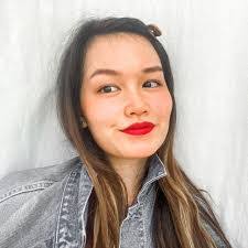 Joan Chua's Instagram, Twitter & Facebook