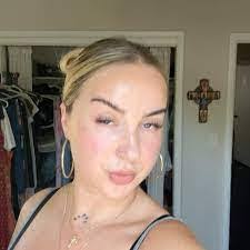 Adrienne Forrest's Instagram, Twitter & Facebook