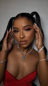 Un paso a paso con la bella Morena @haroline.lr09 todo disponible en  @anzianimakeupstore