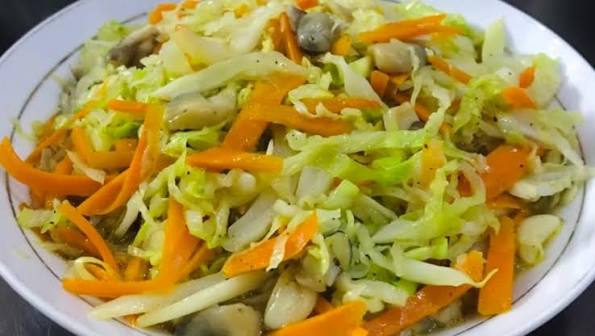 Cách làm bắp cải xào cà rốt thơm ngon đơn giản nhanh chóng cho ngày tất bật