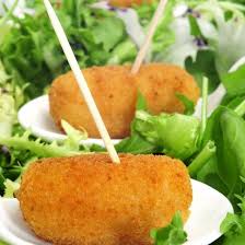 Croquettes De Pommes De Terre Au Fromage Recette En 2020 Croquette Pomme De Terre Pomme De Terre Au Fromage Recettes De Cuisine