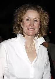Lisa banes has died at the age of 65 after being struck by a motorised scooter in new york on june 4. Kctbsdil5hdewm