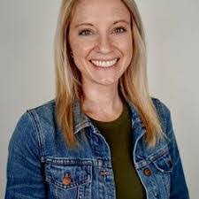 Sara Cooke's Instagram, Twitter & Facebook