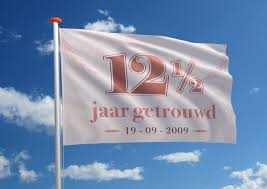 12 5 Jaar Getrouwd Vier Uw Koperen Huwelijk Met Deze Huwelijksvlag