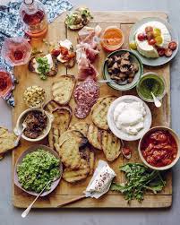 Eine Bruschetta Bar Als Vorspeise Fur Ein Weihnachtliches Festmahl Tapas Rezepte Spanisches Essen Essen