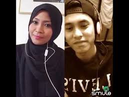 verse 1 waktu pertama kali kulihat dirimu hadir rasa hati ini inginkan dirimu hati tenang mendengar suara indah menyapa verse 2 (du du du du du du du) hari hari berganti, kini cinta pun hadir melihatmu, memandangmu bagai bidadari lentik indah matamu, manis. Download Cowok Ganteng Duet Sama Cewe Cantik Di Smule Suaranya Luar Biasa Mp4 Mp3 3gp Naijagreenmovies Fzmovies Netnaija