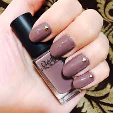 スタッズネイル ベースはエテュセ ポリッシュはネイルホリックのbr305を2度塗り スタッズはダイソー トップコートはセシェを2度塗り nail selfnail nailholic セルフネイル ネイルホリック スタッズネイル ダイソー 100均 ネイル スタッズ ネイル ネイル