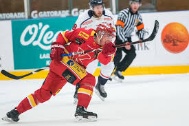 Tre säsonger efter degraderingen är klubben tillbaka i hockeyallsvenskan. Kalmar Hc Efter Tva Spelade Perioder I Ljungby Arena Leder Troja Ljungby Med 4 0 Troja Tunga Och Skapar Langre Anfall Och Tryck I Khcs Zon Nu Vantar Vi In Tredje Perioden Facebook