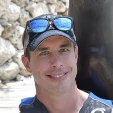 Andrew Moeller's Instagram, Twitter & Facebook