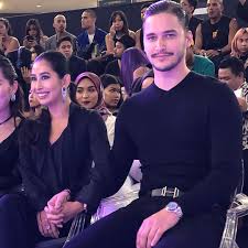Unjuk kerja rps an maimunah sdn 305 vi bungo tanjung iv merangin mp3 duration 7:11 size 16.44 mb. Eh Yam Tunku Tun Aminah Maimunah Iskandariah Bersama Facebook