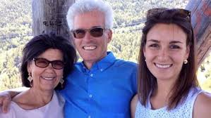 Alla fine benno neumair è crollato e ha confessato tutto, ovvero di aver ucciso i suoi genitori, laura perselli e peter neumair. 0jqhmatxra37fm