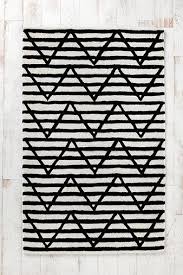 Black And White Woven Rug Black And White Woven Rug Tufted Rug Rugs Pattern