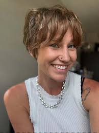 We love Emma pixie haircut!!!! Should we post more ???? #fblifestyle