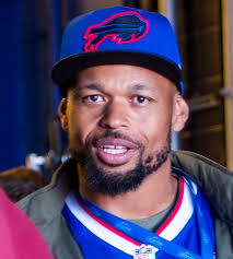 Alexander Lorenzo's Instagram, Twitter & Facebook