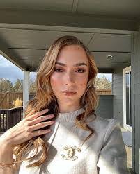 Hannah Cain's Instagram, Twitter & Facebook