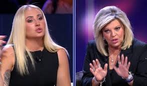 Rocío Flores y Terelu Campos viven un tensísimo enganchón en 'De Viernes' al lanzar la pregunta más indigesta