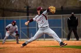 UWL Sweeps UW-Platteville; Extends Winning Streak to Six