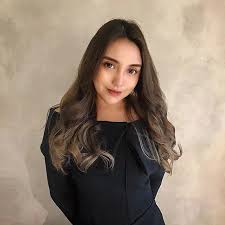 Tadi siang menemani suami ke dokter gigi dan ternyata adalah keputusan yang sangat tepat untuk ke @omdc_official yang di mampang protokol kesehatan yang diterapkan sangat. Diisukan Pindah Agama Salmafina Belum Komunikasi Dengan Ayah Showbiz Liputan6 Com