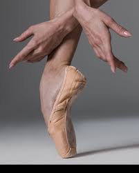 Pointe shoe stores and fitting are not available in my area so this reference really helps when i go to the city to get pointe shoes. Pin On Ballett