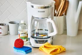 Black And Decker Coffee Maker Cleaning With Vinegar How To Clean A Coffee Maker Coffee Maker Cleaning Coffee Pot Cleaning Coffee Maker