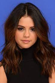 Hairstyles That Make Hair Look Fuller Thick Hair Styles Hair Styles Selena Gomez Hair