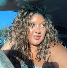 Hey I am looking for a hairstylist that specializes in kids curly hair. Is  there anybody around this area?