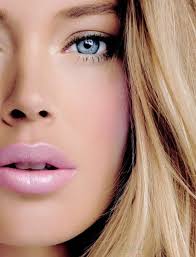 One Nostril Bigger Then The Other Lol Maquillaje De Primavera Tendencias De Maquillaje Hermoso Maquillaje