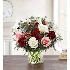 Natural Flower Bouquet On This Christmas Festival To Arrange Your Home Specially Christmas Flower Delivery Christmas Flower Arrangements Pink Flower Bouquet