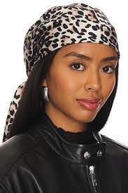 Sara Panton's Instagram, Twitter & Facebook