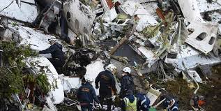 En 2016 el periodista rafael henzel sobrevivió al accidente aéreo en el que viajaba junto al equipo de fútbol brasileño chapecoense. Asi Se Vivio El Accidente Del Avion De Lamia Desde La Torre De Control Tendencias Portafolio
