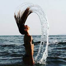Fiori di mattina in un vaso. Non Possiamo Spiegare Il Mare Alle Persone Che Vedono Solo Acqua Sea Holiday Vacanze Tuffi Acqua Beach Schizzi Life Foto D Estate Foto Artistiche Foto