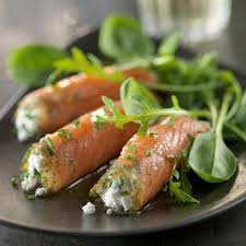 Rouleaux De Saumon Fume Sur Salade Recettes Recette Recette Recette Saumon Fume Recettes De Cuisine