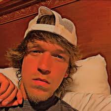 Is there karaoke around the lake?