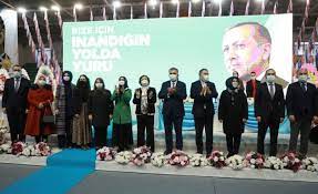 Olağan i̇l kongresi'ne katılarak partililere hitap etti. Ak Parti Rize Kadin Kollari 6 Olagan Kongresi Yapildi