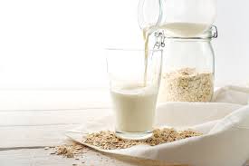 Cómo hacer leche de avena: una guía práctica para preparar una de las  bebidas vegetales más ...