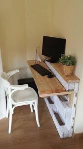 Paletten Bilgisayar Masasi Fikri Bilgisayar Fikri Masasi Paletten Diy Pallet Furniture Pallet Furniture Furniture Projects