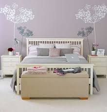 Il blu è il colore per eccellenza delle camere da letto, anche grazie all'enorme gamma di sfumature, dall'azzurro chiaro al navy. Come Scegliere Il Colore Delle Pareti Della Camera Da Letto Feature Wall Bedroom Bedroom Wall Designs Wall Stickers Bedroom