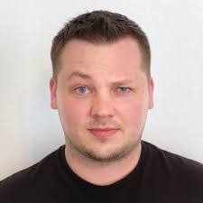 Kami Smith's Instagram, Twitter & Facebook