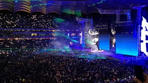 The official metallica website with all the latest news, tour dates, media and more. Metallica Donates For Children S Hospital In Bucharest Sings Romanian Song Romania Insider