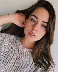 En fotos: Conoce a Daniela, la prima hermana de Michelle Salas que causa  sensación en TikTok