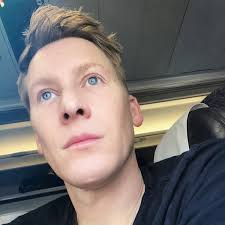 Dustin lance black was born on june 10, 1974 in sacramento, california, usa. Dustin Lance Black On Twitter In My Seat Still Asleep A Dream Research Trip Starts With An Early Am Trans Atlantic Flight
