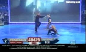 Per molti gianni sperti è semplicemente l'opinionista di uomini e donne ma in realtà ben prima di per tutti è quello della caduta di gianni sperti: Gli Epic Fail Alcuni Diventati Poi Epic Win Della Storia Della Televisione Italiana