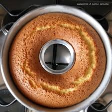 Tutte le ricette della nonna e i loro trucchi e consigli per facilitare la vita di tutti in cucina.e non solo.scopriteli tutti in questa raccolta. Ciambella Torta Dolce Ricetta Della Nonna Cucinare E Come Amare