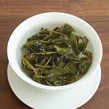 烏龍 → wūlóng) is a traditional chinese tea somewhere between green (no oxidation) and black (fully oxidized) teas in oxidation. Oolong Wikipedia