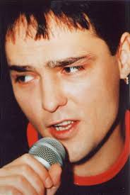 Солисты — юрий шатунов (основной солист), константин пахомов и андрей разин (с 1988 года — руководитель группы), музыкальный руководитель — композитор сергей кузнецов, с 1989 года — композитор. Shatunov Yurij Vasilevich