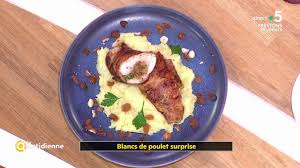 Retrouvez dès maintenant les recettes de farida pour préparer un mezze libanais #laquotidienne. Recette Blancs De Poulet Surprise La Quotidienne Youtube