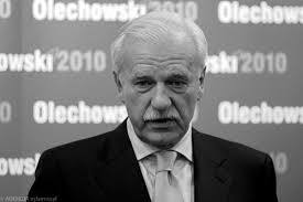 Andrzej Olechowski nie żyje. Z Tuskiem zakładał Platformę Obywatelską
