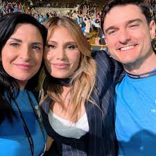 Who are you surrounding yourself with?🤔 Incredibly blessed to have these  two incredible mentors.... Loren Ridinger and Dritan Hodo. Heart, grit,  integrity, strength, wisdom, and servant leadership at the highest level.  Loren